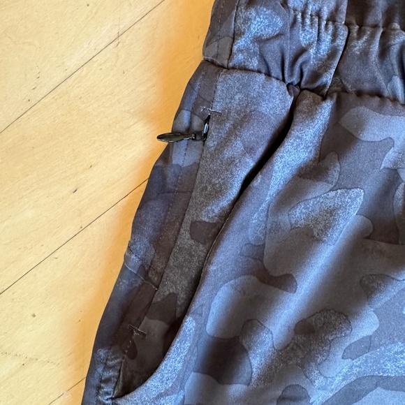 Zella All Day Getaway Blouson Romper Gray Depths Say My Name Camo, M. GD1206 - Picture 4 of 6